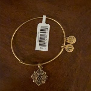 NWT Alex & Ani “Mom”